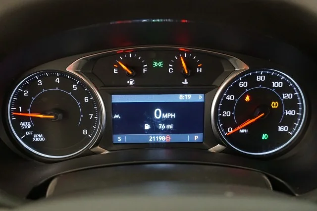 Used 2024  GMC SLT image 32