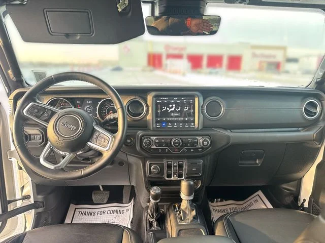 Used 2022 White Jeep Unlimited Sahara image 21