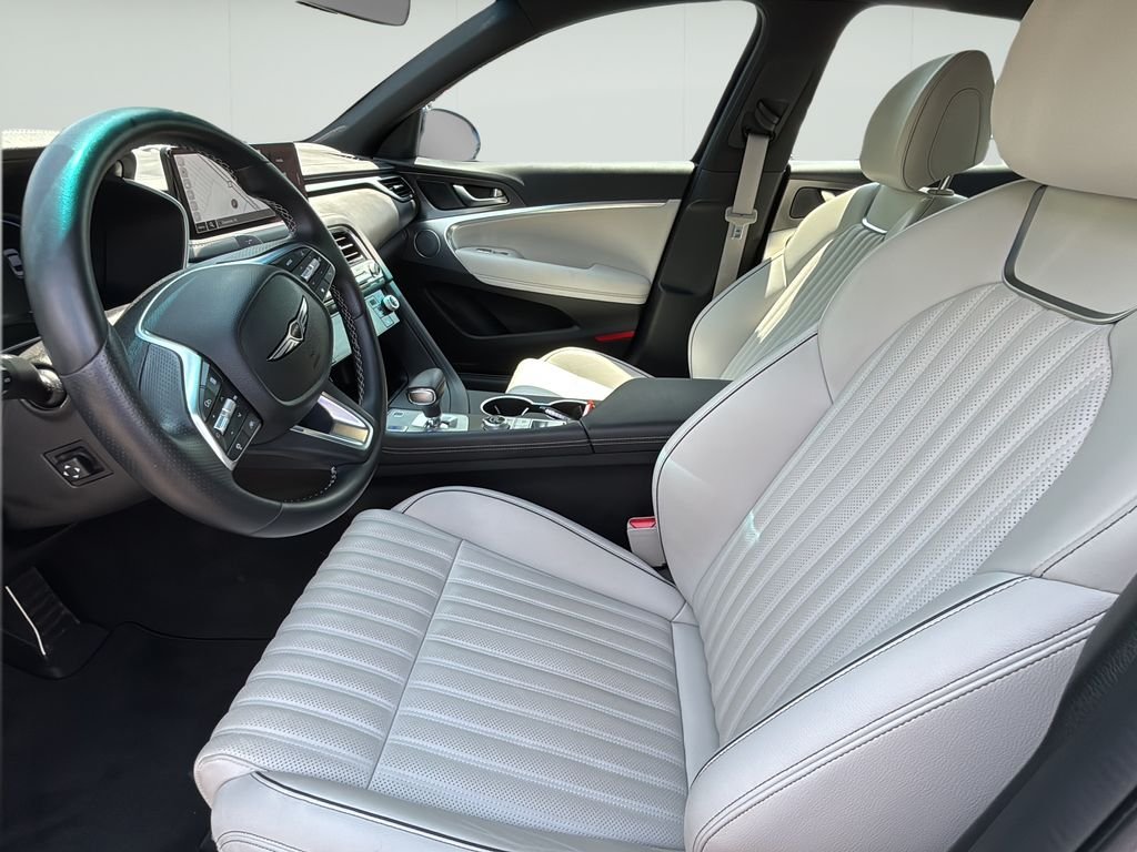 2025 GENESIS G70 Standard - Photo 19