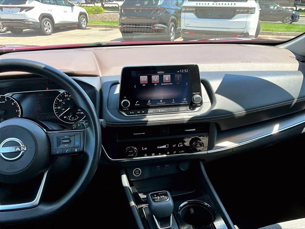 Used 2023 Red Nissan SV image 18