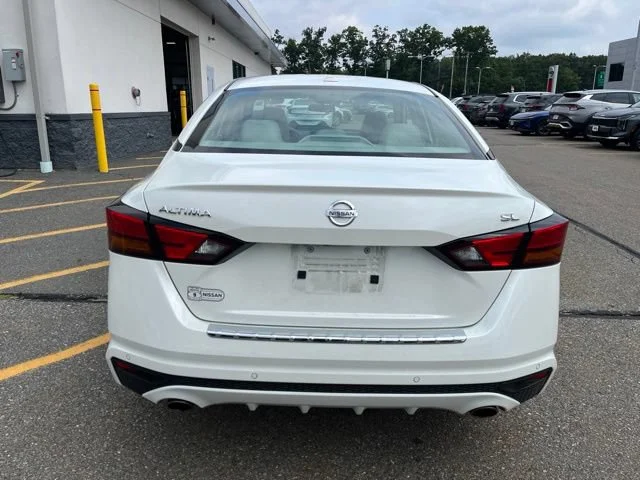 Used 2022 Pearl White Tricoat Nissan 2.5 SL image 4