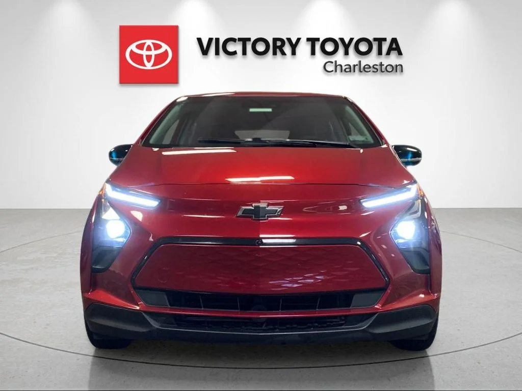Used 2023 Red Chevrolet 2LT image 8