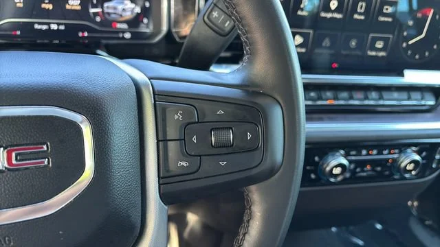 Used 2025 Onyx Black GMC SLT image 24