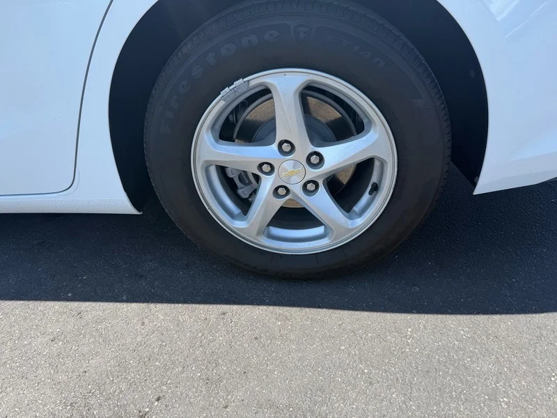 Used 2018 SUMMIT WHITE Chevrolet LS image 32