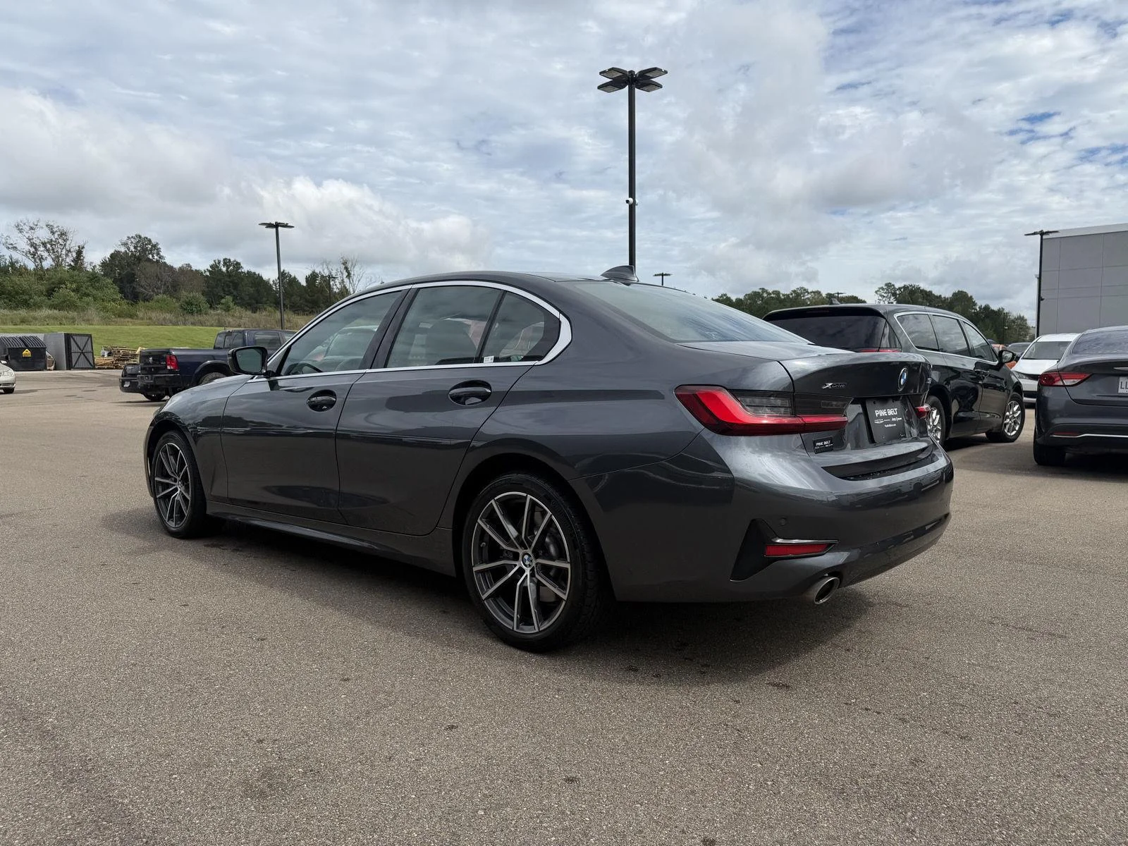 Used 2022 Mineral Grey Metallic BMW 330i xDrive image 4