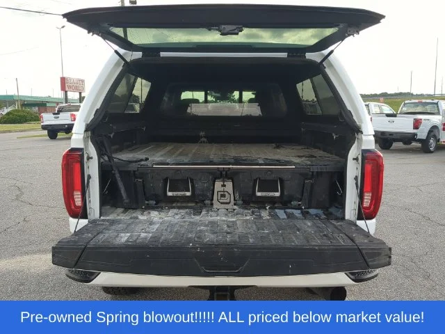 Used 2022 White GMC AT4 image 41
