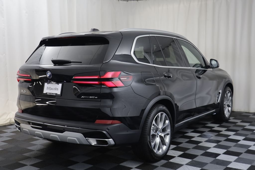 New 2026 Black Sapphire Metallic BMW xDrive50e image 18