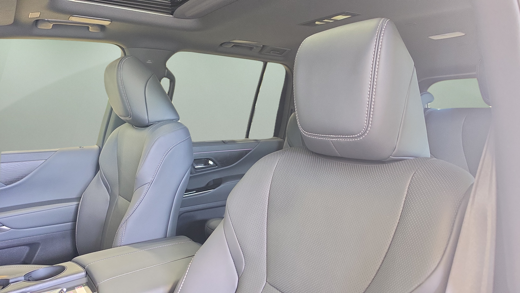 New 2026 Atomic Silver Lexus LX 700h LUXURY image 16