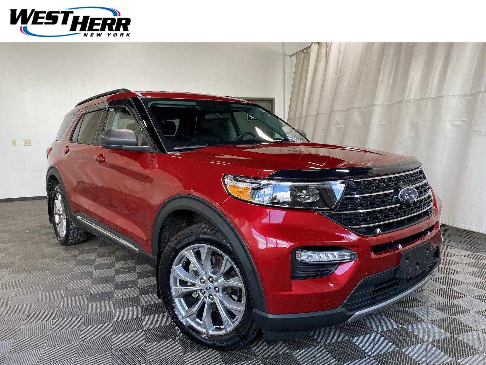 Used 2023 Rapid Red Metallic Tinted Clearcoat Ford XLT image 1