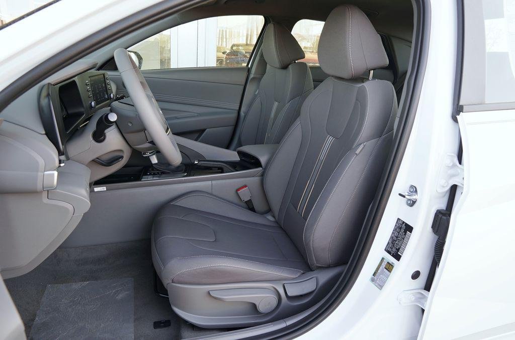 New 2026 Serenity White Hyundai SEL Sport image 8