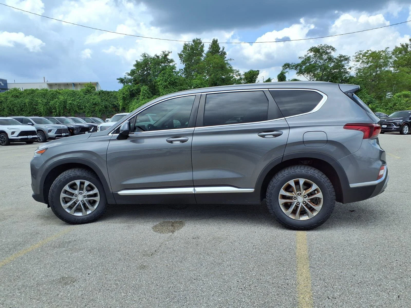 Used 2020 Machine Gray Hyundai SE image 35