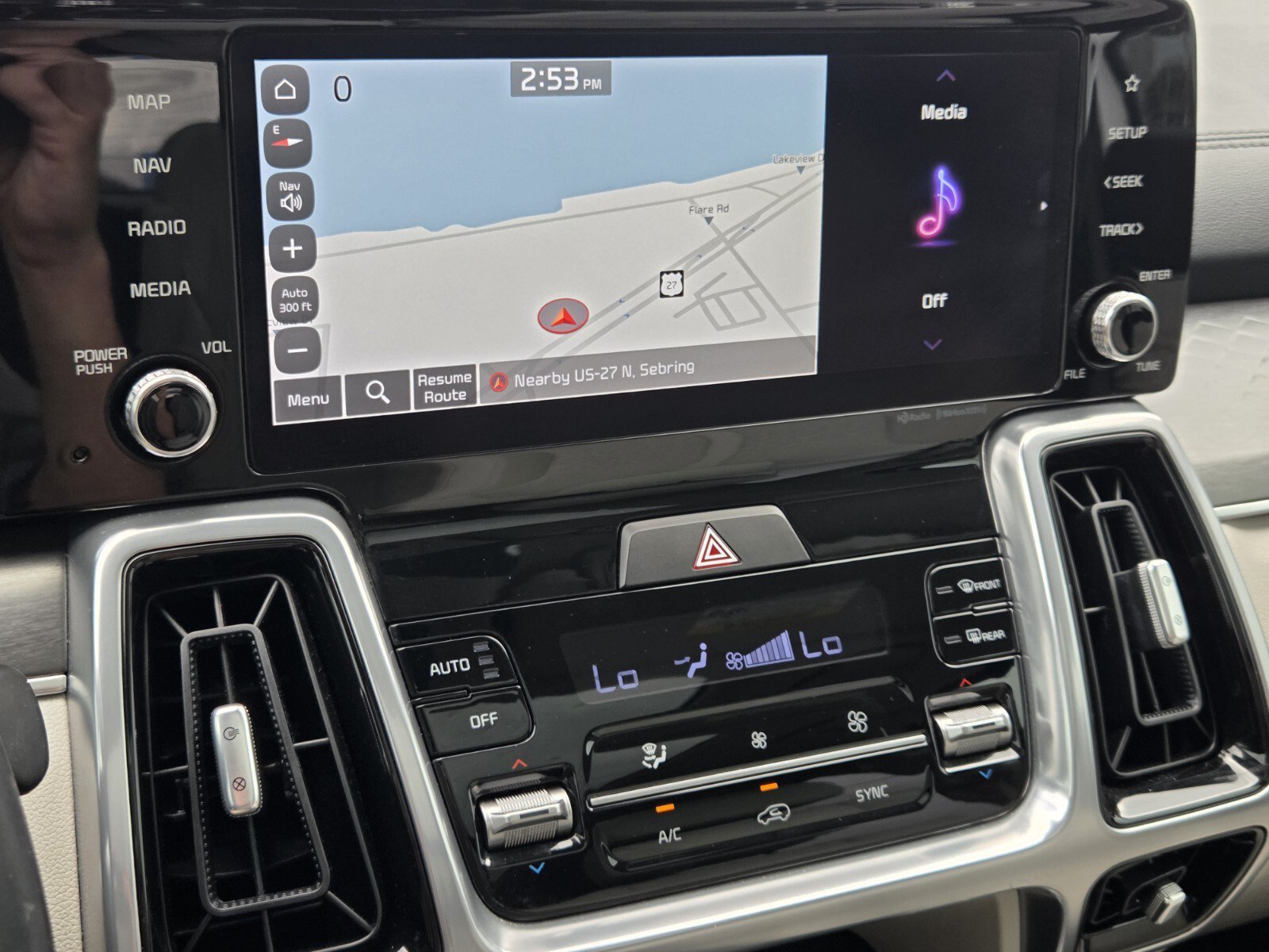 Used 2023 Glacial White Pearl Kia SX image 18
