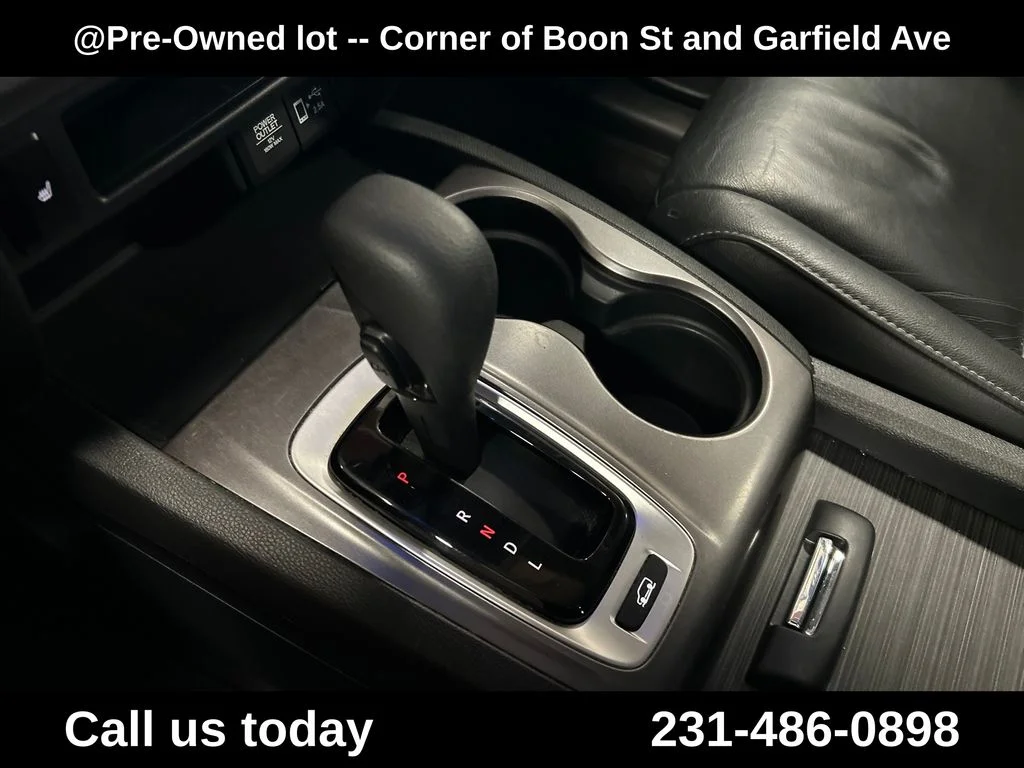 Used 2020  Honda EX-L image 23