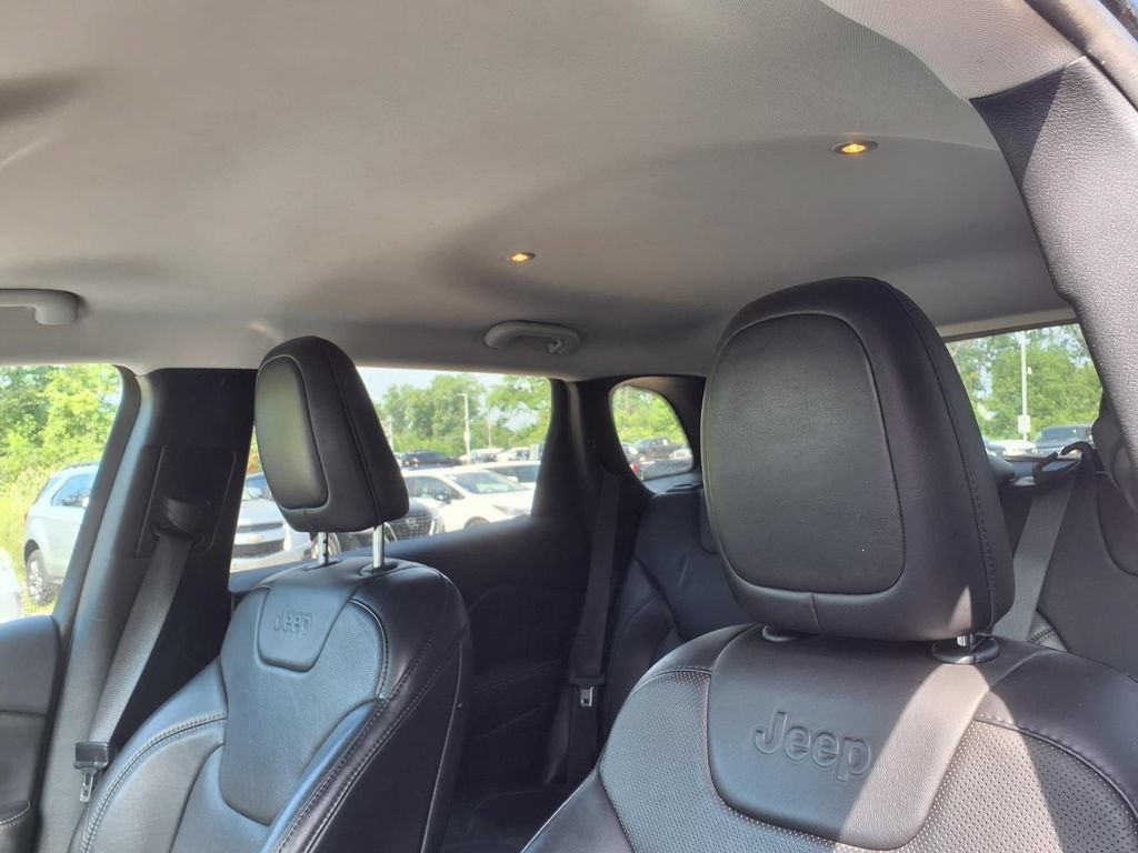Used 2020 Black Jeep Latitude Lux 4x4 image 14