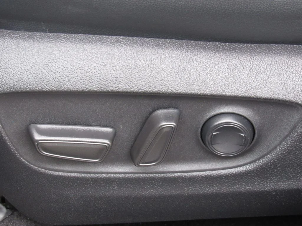 2025 Toyota Highlander XSE - Photo 11