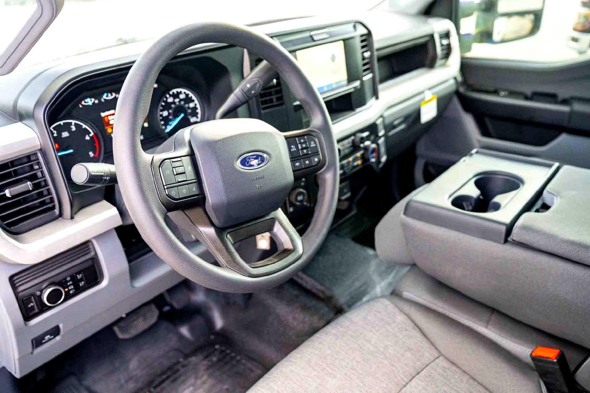 2025 Ford F-250 Super Duty XL - Photo 10