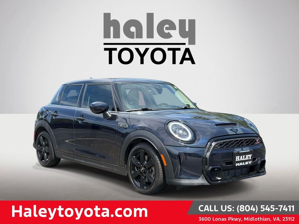 2023 MINI Hardtop Cooper S's photo