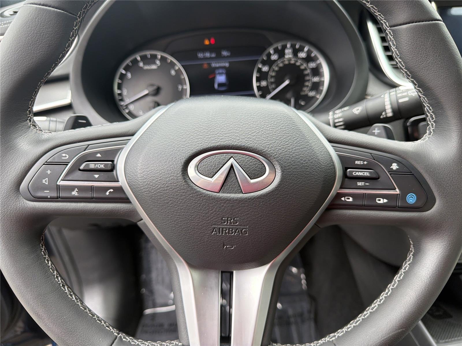 Certified Used 2025 Hermosa Blue INFINITI LUXE image 12