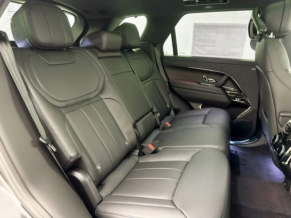 New 2026 Carpathian Grey Land Rover Dynamic SE image 29