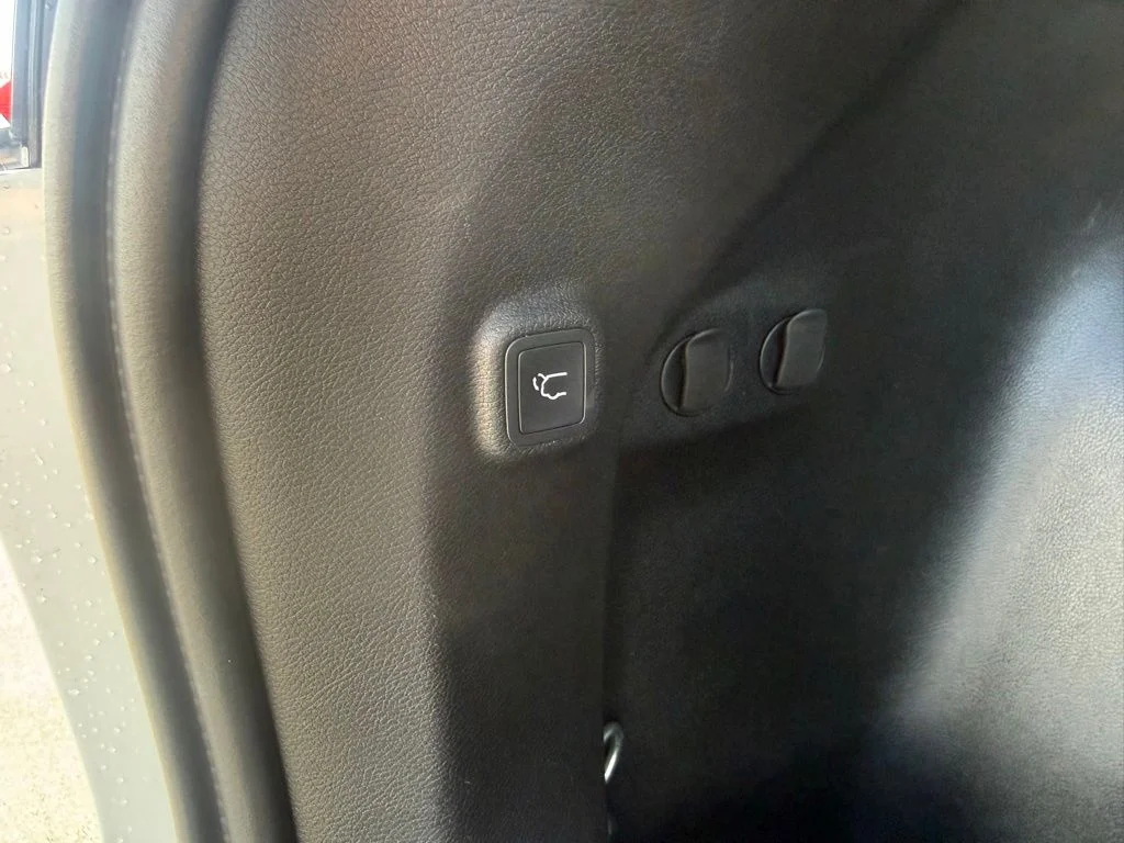 Used 2022 White Jeep Trailhawk image 45