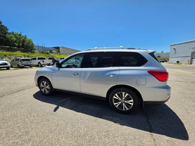 Used 2020 Brilliant Silver Metallic Nissan S image 9