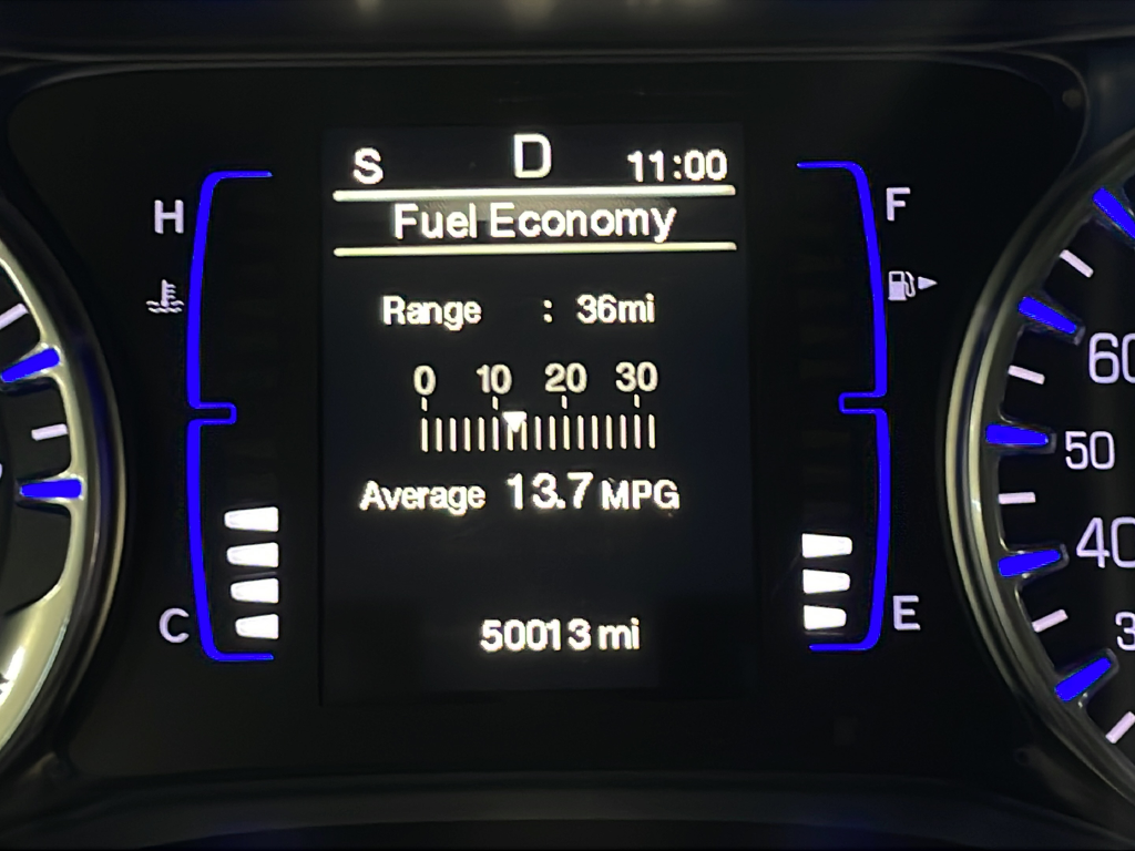 Used 2015 Red Chrysler Limited image 13
