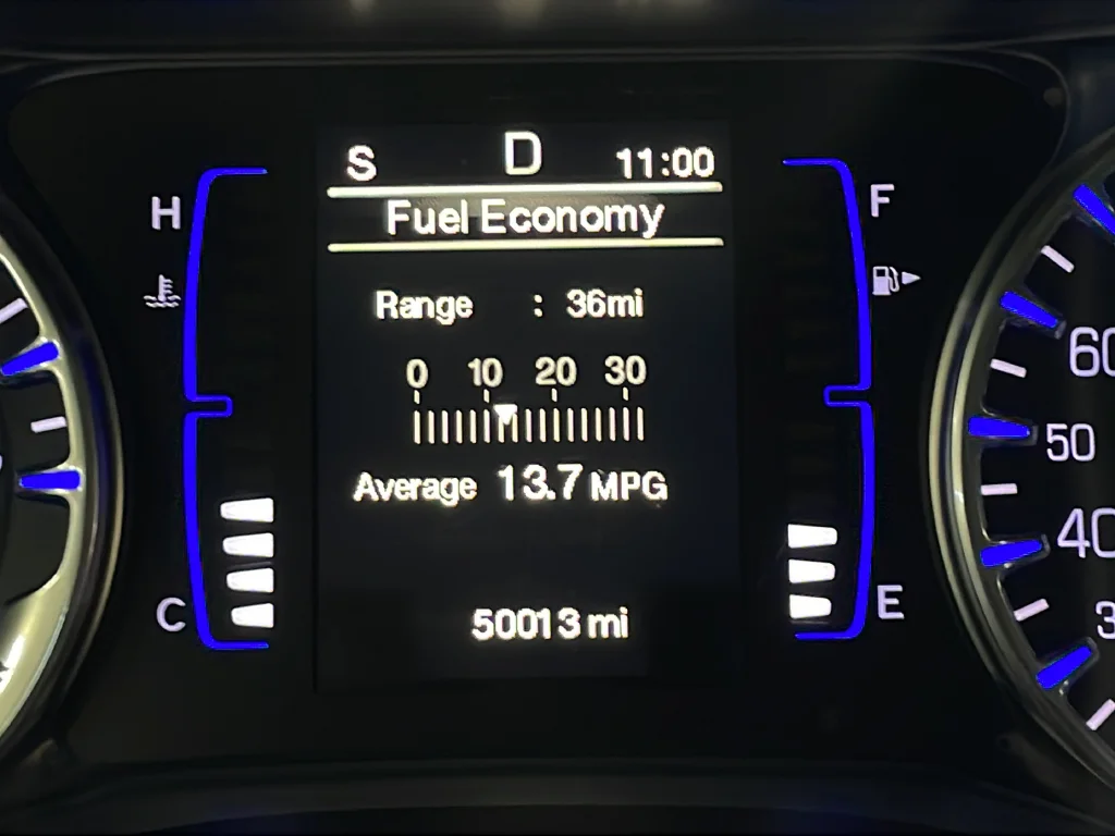 Used 2015 Red Chrysler Limited image 13