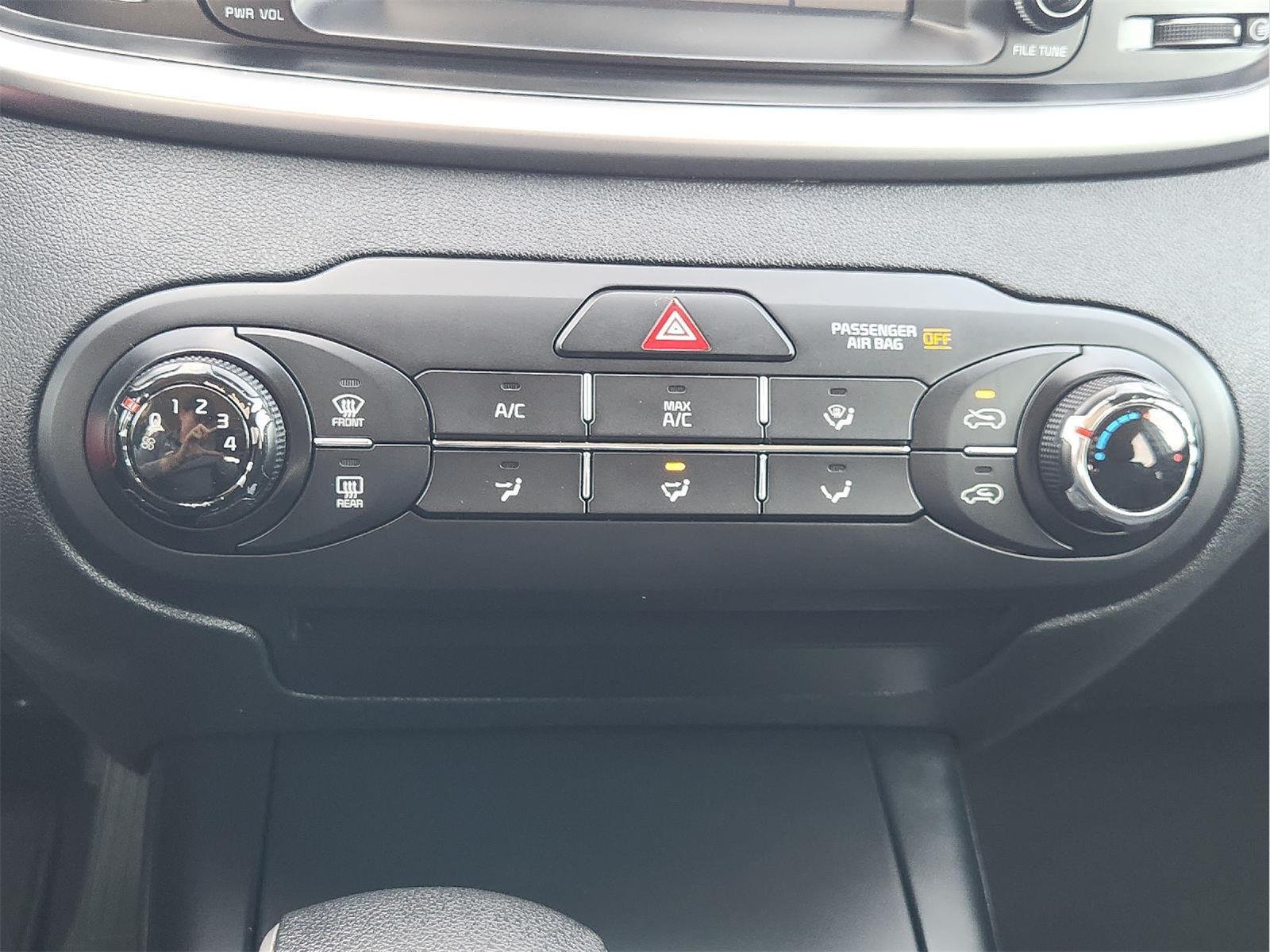 2020 Kia Sorento photo 19 of 33