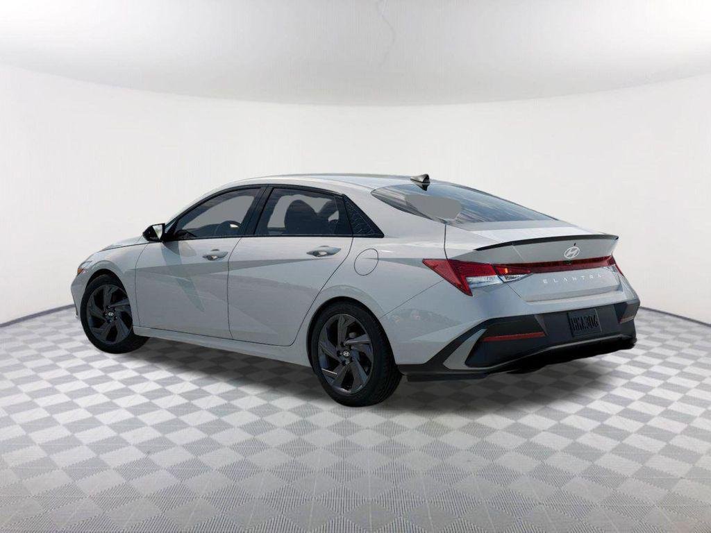 New 2026 White Hyundai SEL Sport image 5