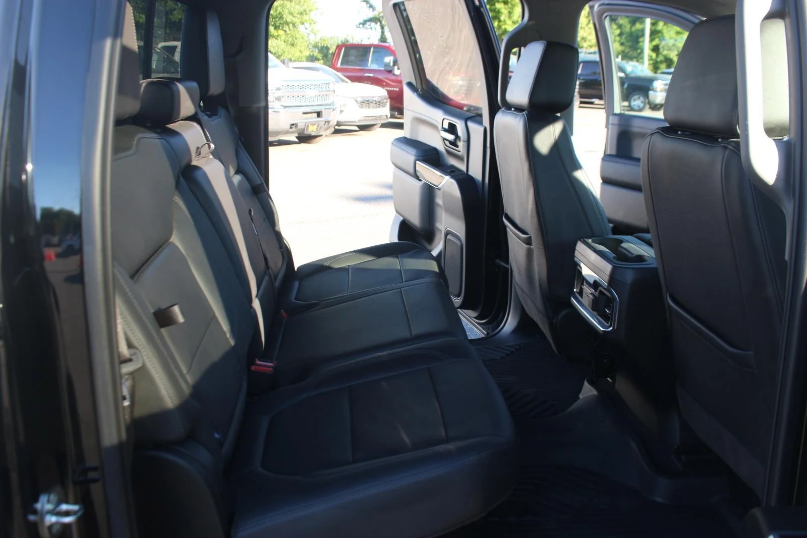 Used 2022 Black Chevrolet LTZ image 41