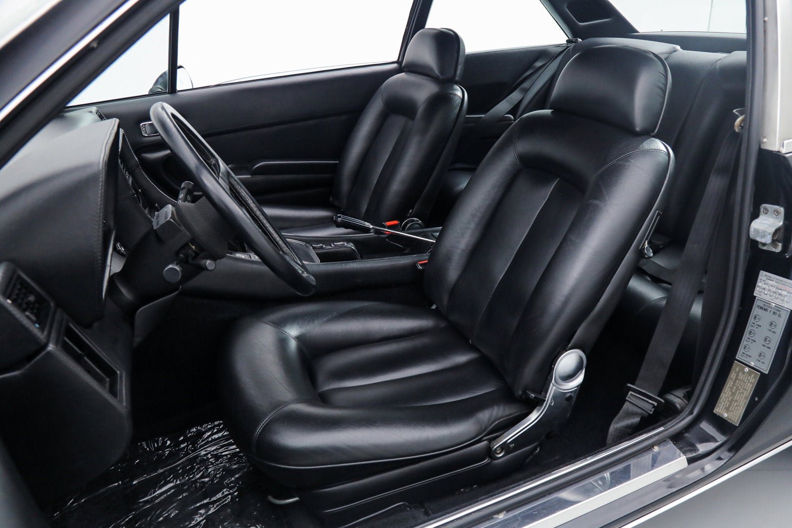 Used 1983 Nero Ferrari  image 5
