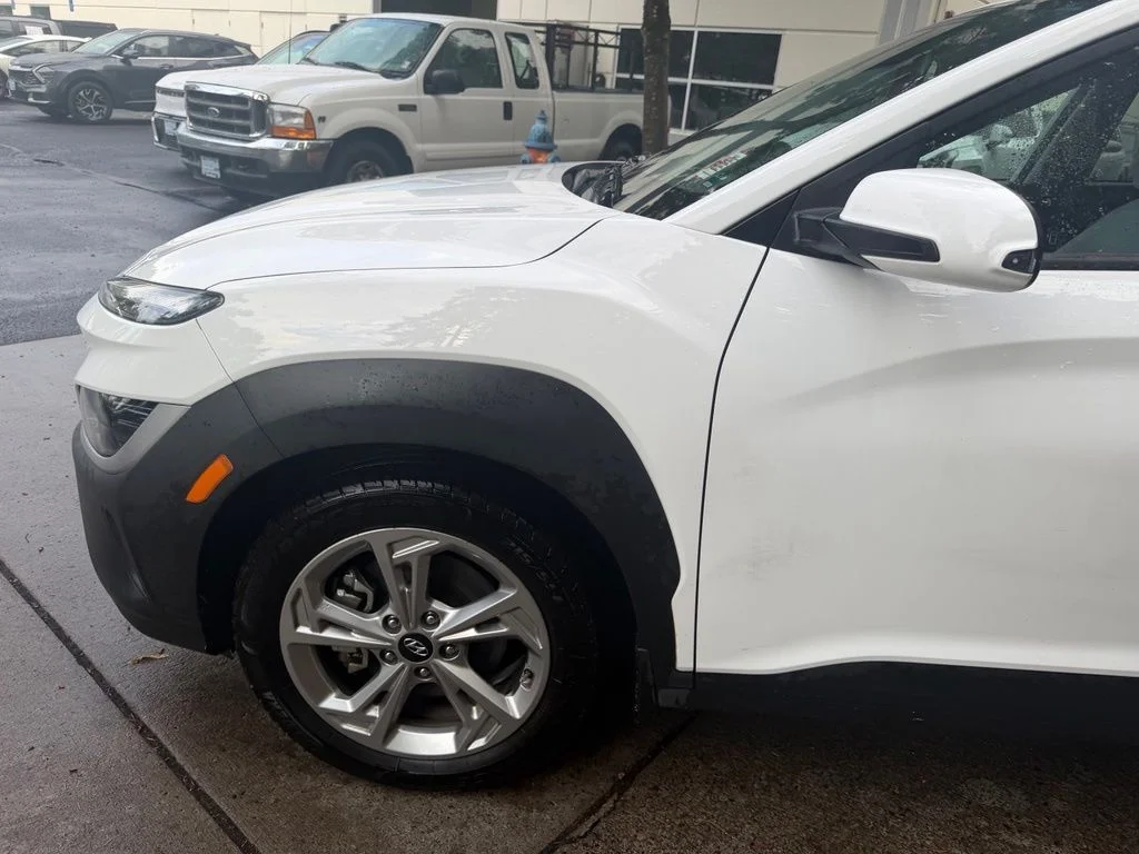 Used 2022 Lunar White Hyundai SEL image 8