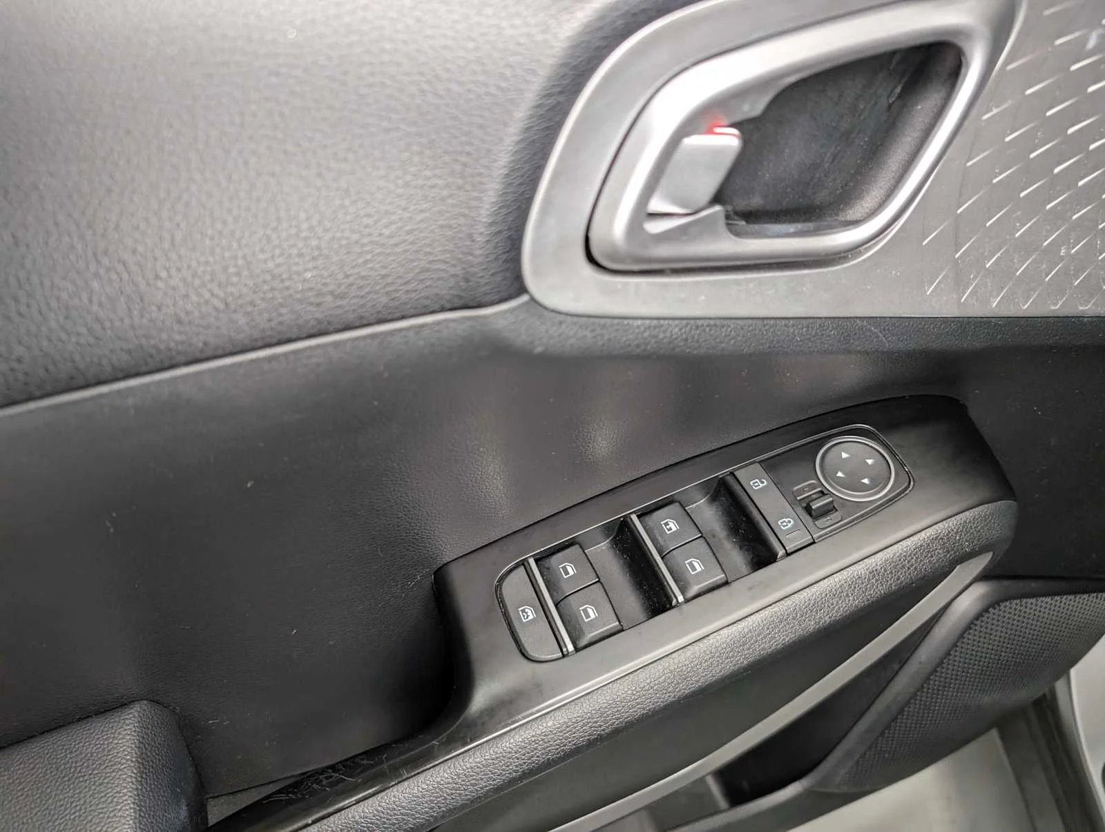 Certified Used 2024 Steel Gray Kia S image 40