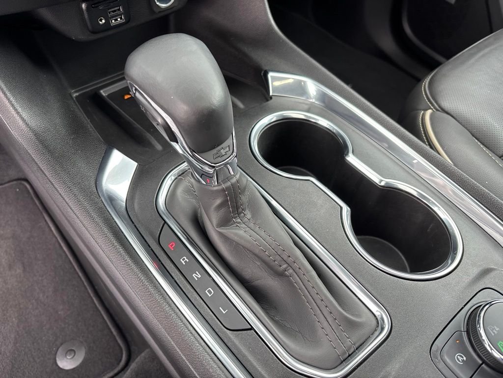 Used 2023 Black Chevrolet Premier image 27