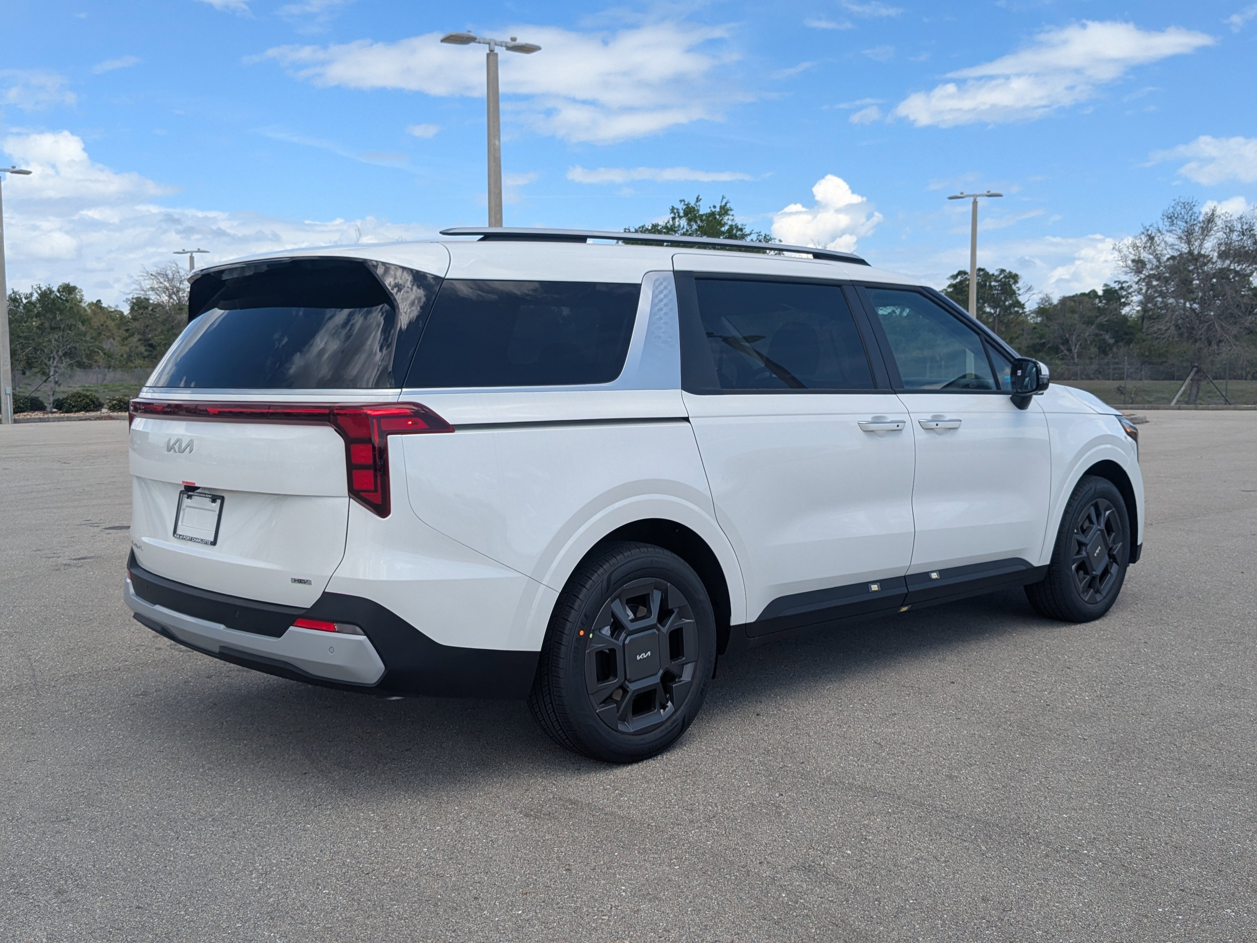 New 2026 Snow White Pearl Kia EX image 5