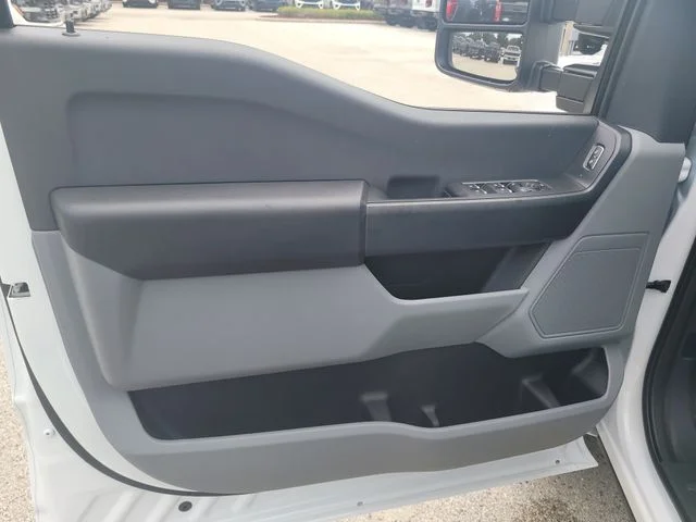 New 2026 Oxford White Ford XL image 17
