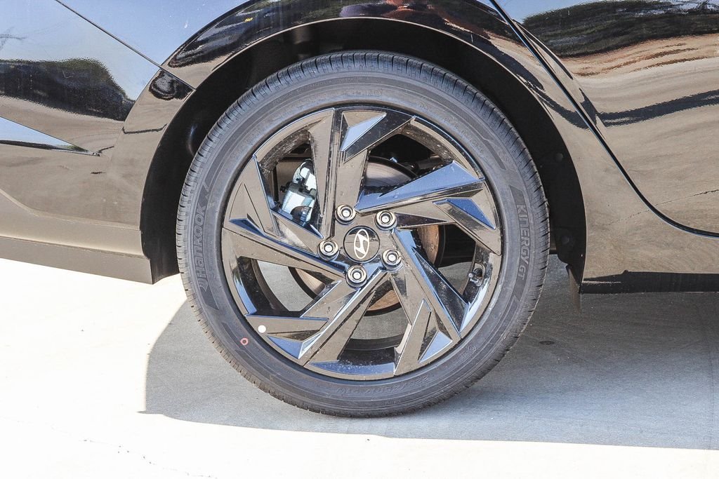 New 2026 Black Hyundai SEL Sport image 10