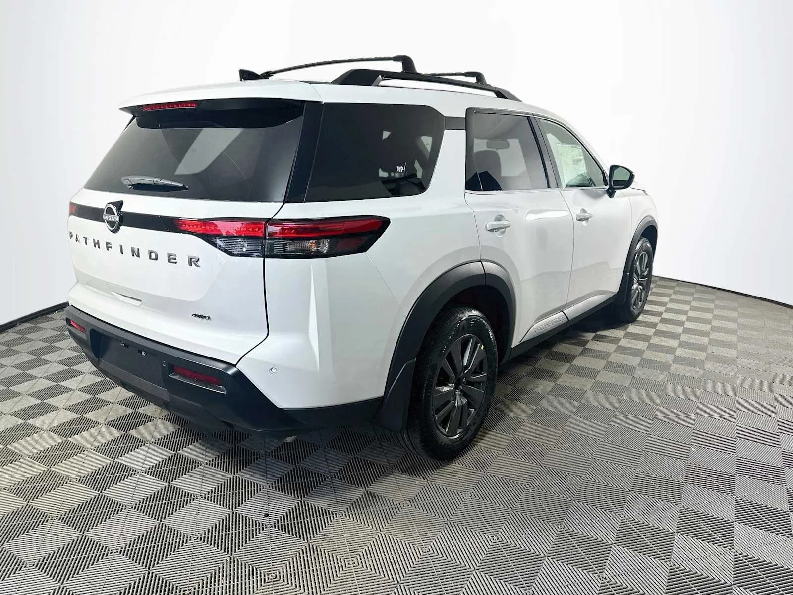New 2026 Everest White Pearl Tricoat Nissan SV image 2