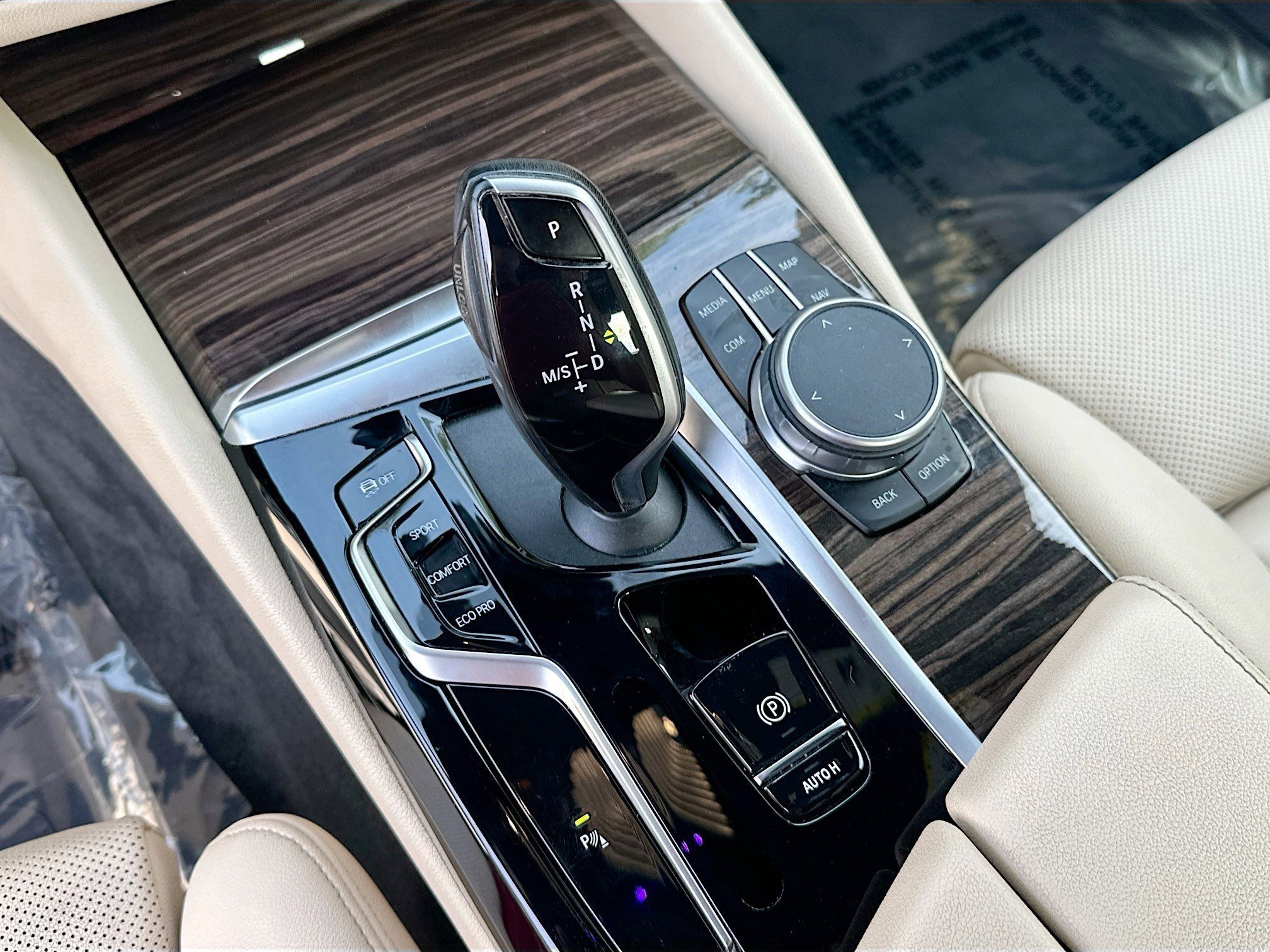 2022 BMW 5 Series 540i - Photo 17