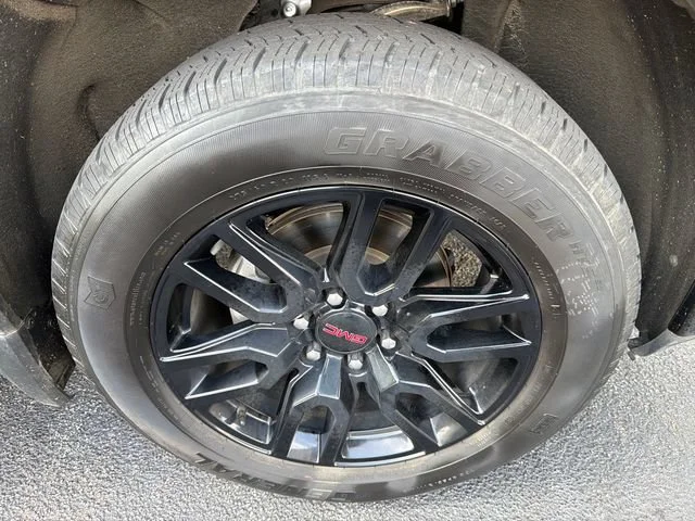 Used 2021 ONYX BLACK GMC Elevation image 12