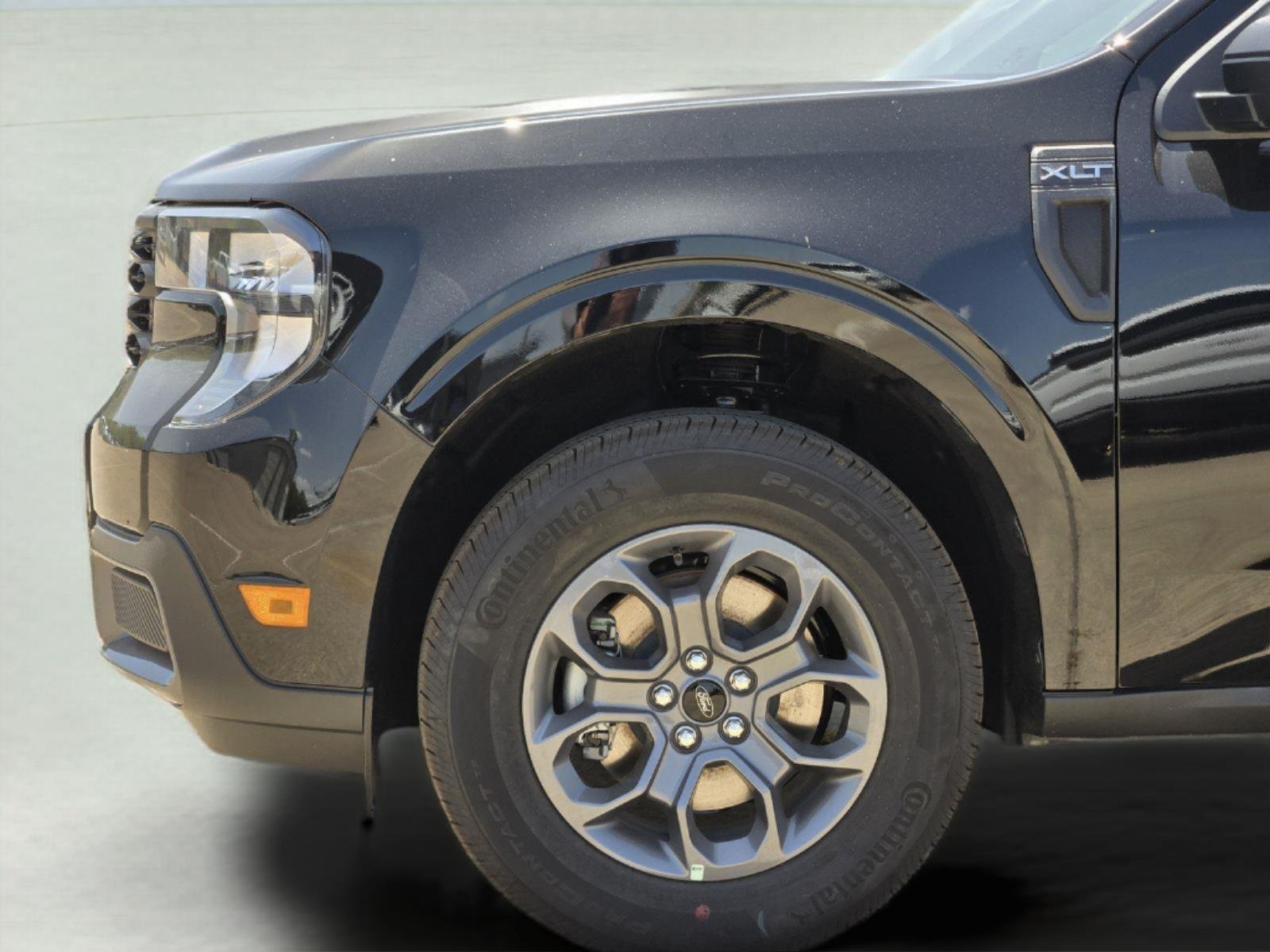 New 2026 Shadow Black Ford XLT image 6