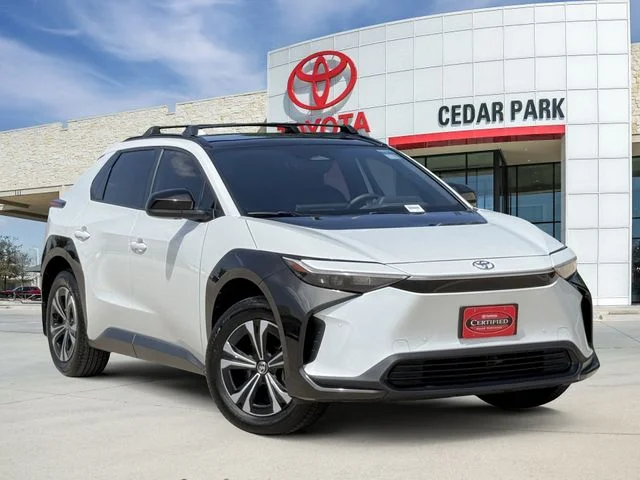 Certified Used 2024 WIND CHILL PEARL Toyota XLE image 1