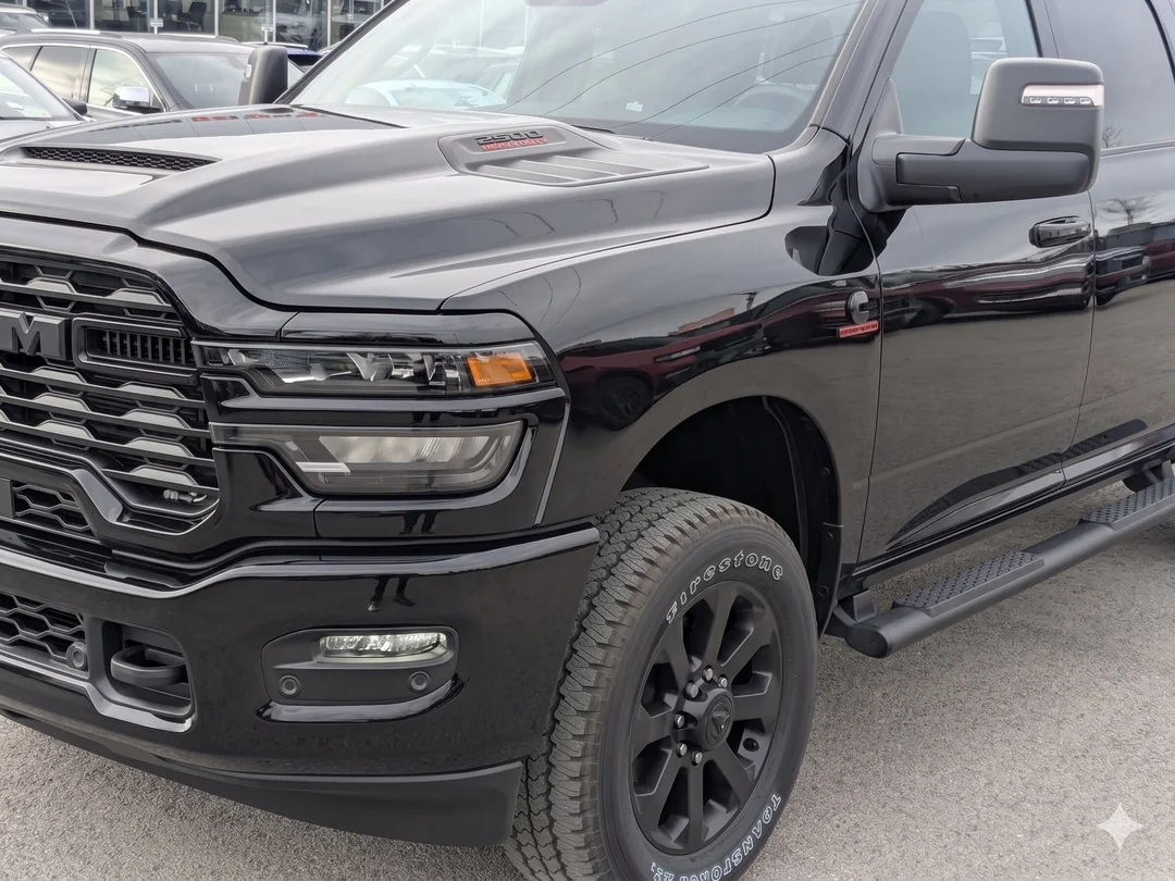 New 2026 Black RAM Black Express - - 4x4 - 6.7L Cummins HO - Pkg 24C - 5th Wheel/Gooseneck Prep & More! image 9