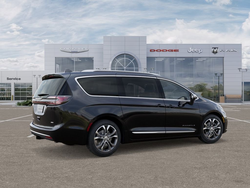 2026 Chrysler Pacifica Pinnacle photo 4