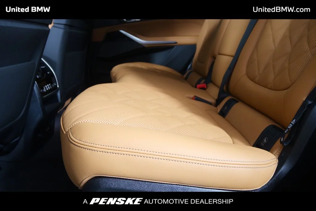 New 2027 Mineral White Metallic BMW xDrive40i image 14
