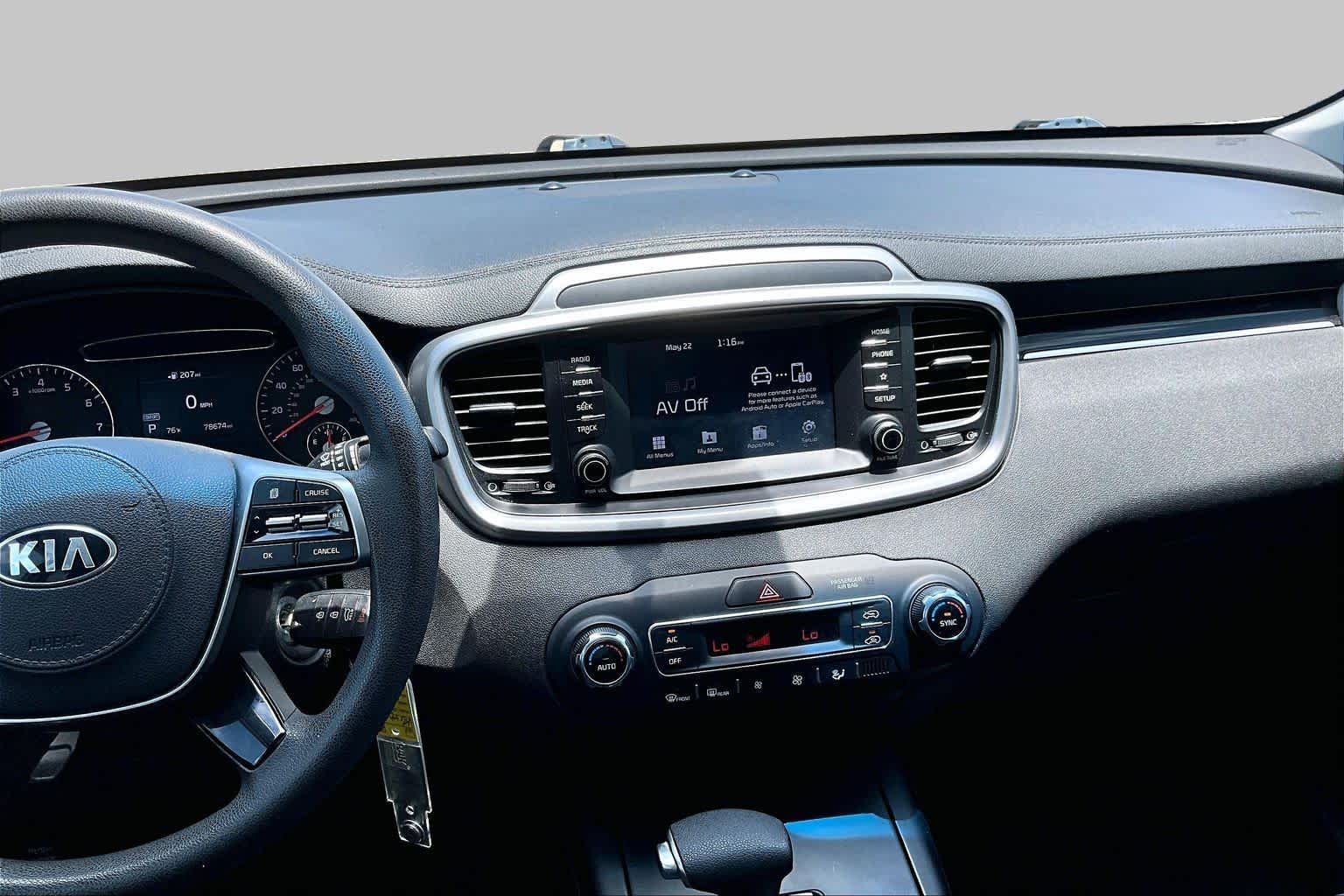 Used 2019 Snow White Pearl Kia LX V6 image 7