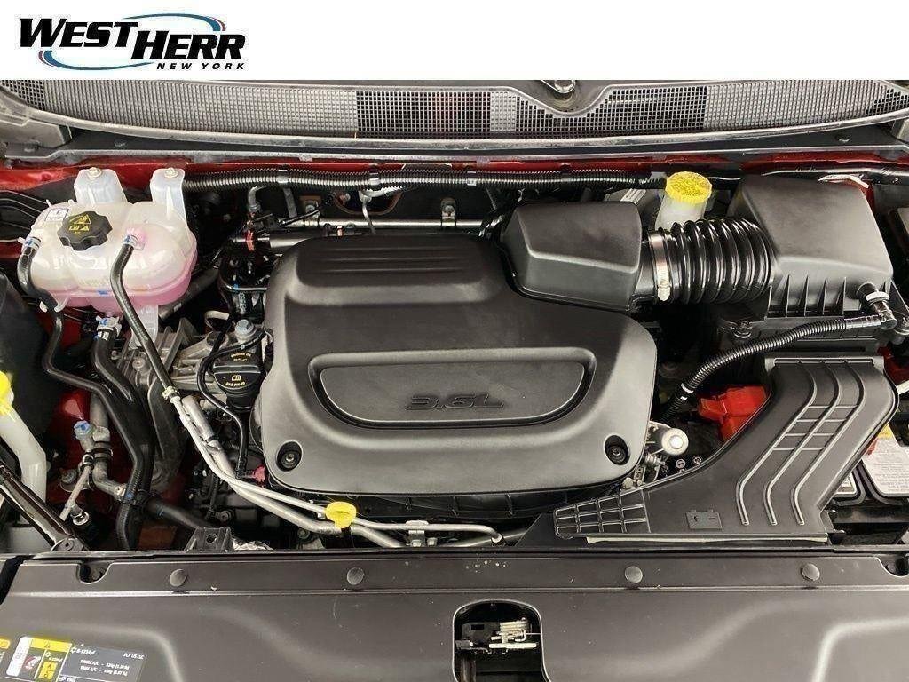 Used 2026 Red Hot Pearlcoat Chrysler Select image 28