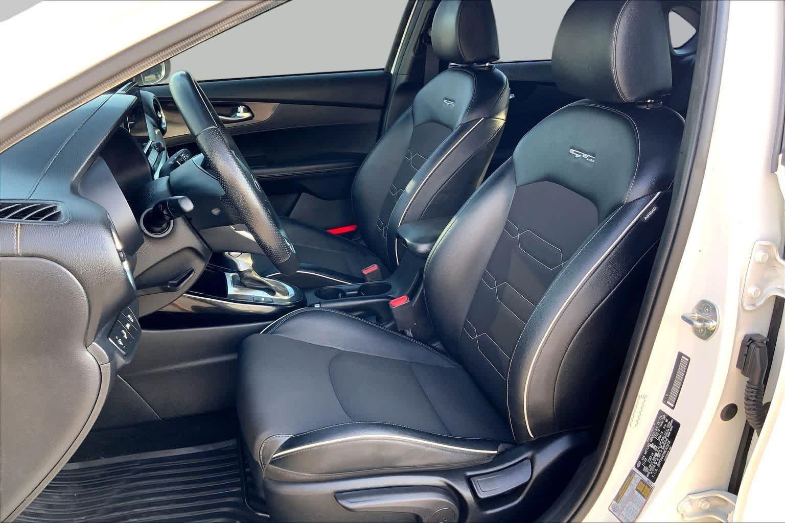 Used 2021 Snow White Pearl Kia GT-Line image 8