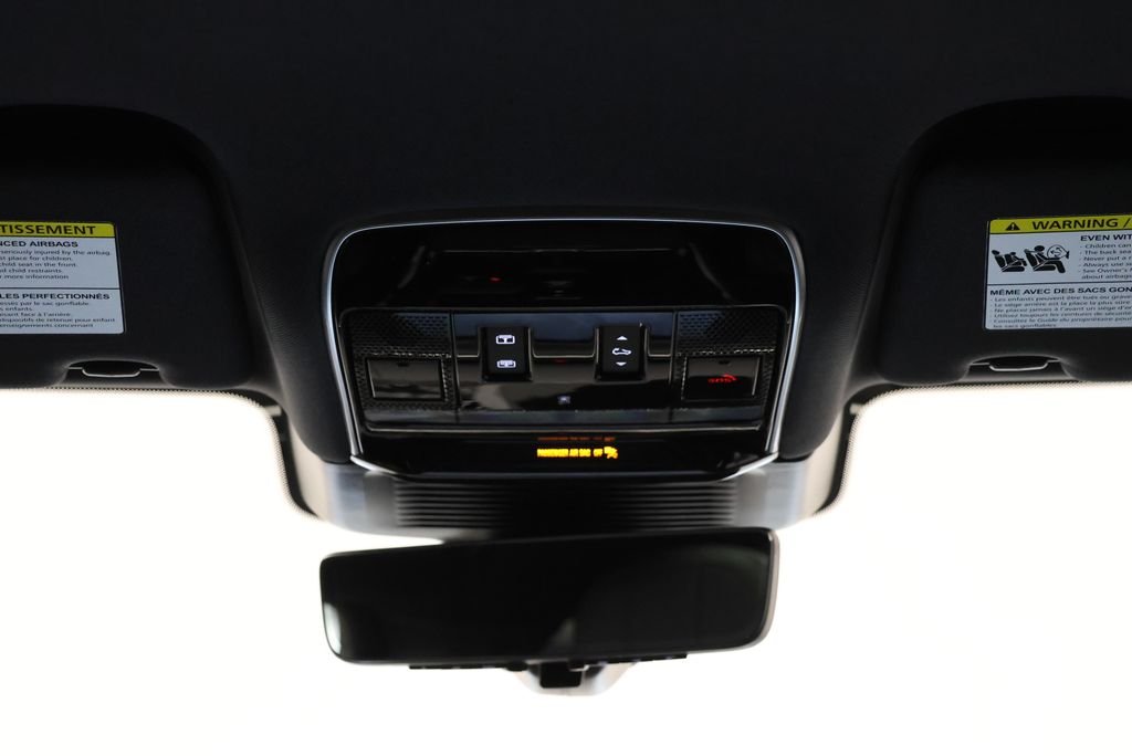 New 2026 Borasco Grey Land Rover Dynamic SE image 13