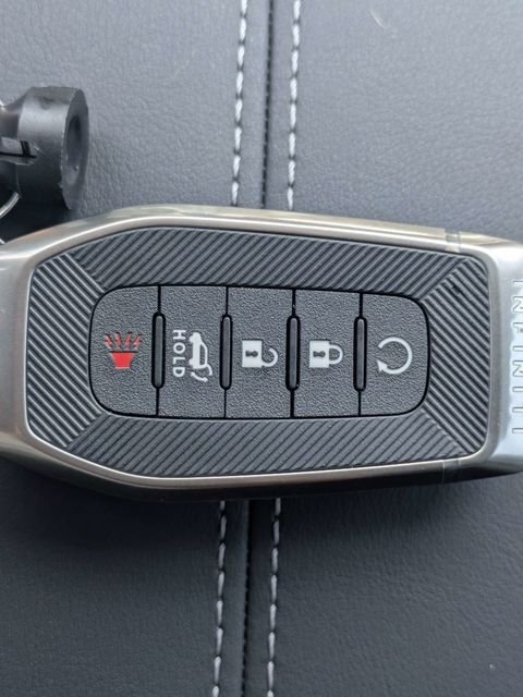 New 2027 2T RAD WHT INFINITI Autograph AWD image 34